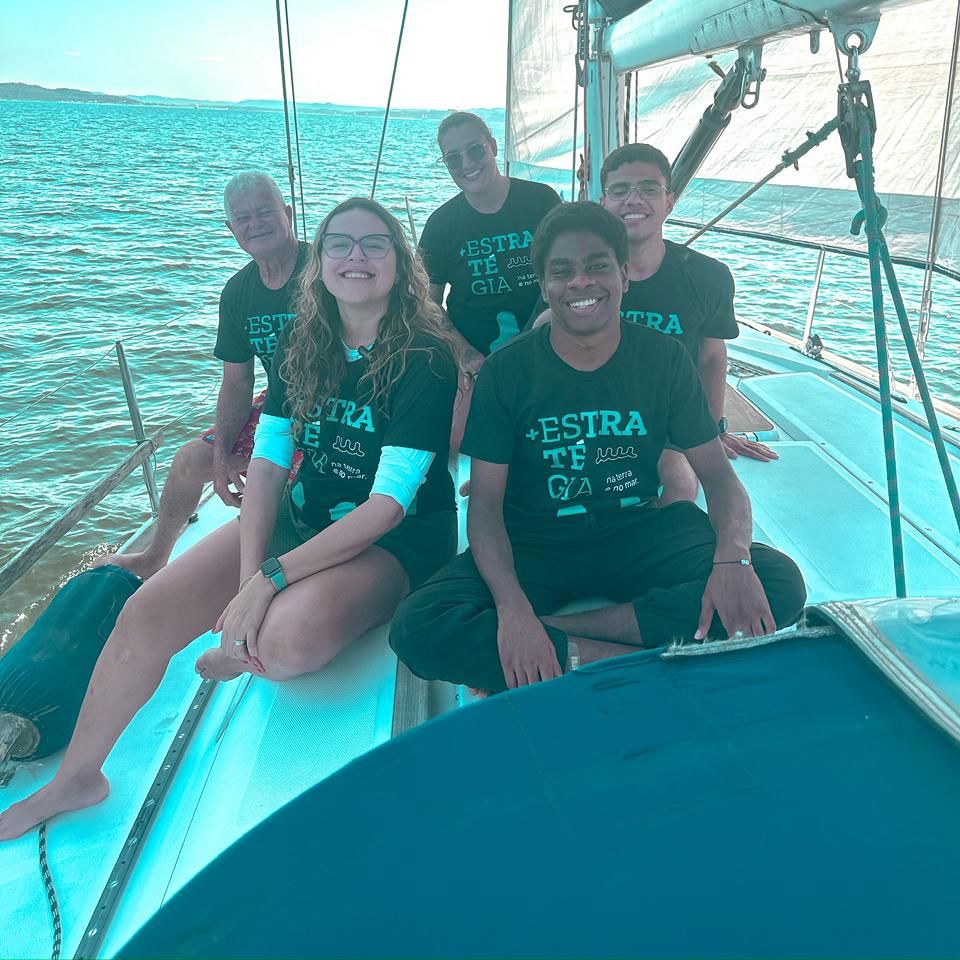 Equipe no Barco